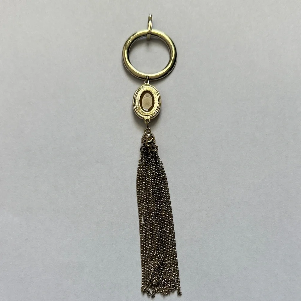 Elegant Gold Tassel Pendant Necklace